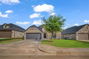 1904 Town Creek Cir, Weatherford, TX 76086 - Photo 4