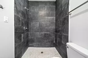 808 Sealy St, Galveston, TX 77550 - Photo 20