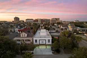 808 Sealy St, Galveston, TX 77550 - Photo 2