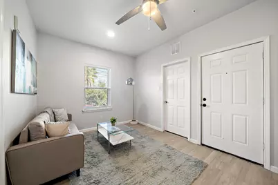 808 Sealy Street #E, Galveston, TX 77550 - Photo 10