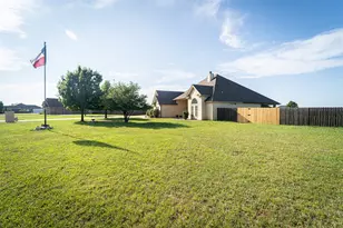 102 Tweetie Pie Ln, Abilene, TX 79602 - Photo 2