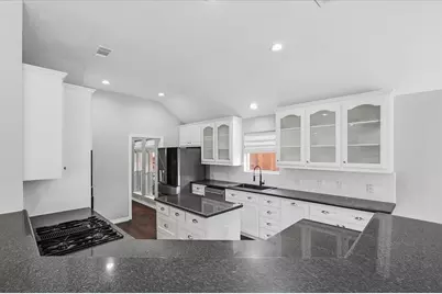 6304 Southern Hills Drive, Fort Worth, TX 76132 - Photo 14