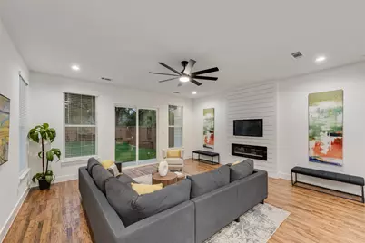 217 W Yarmouth Street, Dallas, TX 75208 - Photo 8