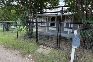 806 Tremont St, Weatherford, TX 76086 - Photo 1