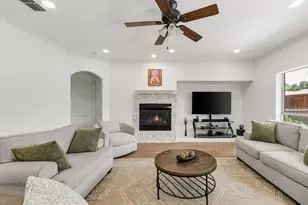 1210 Colby Ct, Irving, TX 75060 - Photo 4