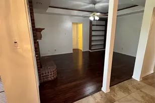 100 Streamside Dr, DeSoto, TX 75115 - Photo 6