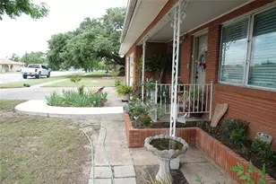 1410 Reynolds St, Goldthwaite, TX 76844 - Photo 4