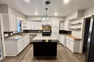 1410 Reynolds St, Goldthwaite, TX 76844 - Photo 6