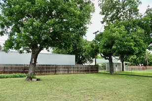 1410 Reynolds St, Goldthwaite, TX 76844 - Photo 14