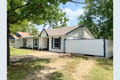 704 Manhattan Drive, Dallas, TX 75217 - Photo 2