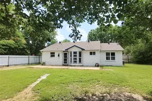 704 Manhattan Dr, Dallas, TX 75217 - Photo 22