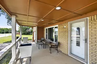 3272 Mimosa Park Dr, Richland Hills, TX 76118 - Photo 2