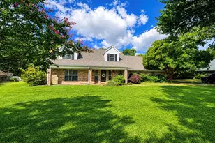 2202 Carriage Estates Rd, Sherman, TX 75092 - Photo 2