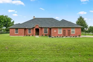 5008 Running Brook Dr, Joshua, TX 76058 - Photo 4