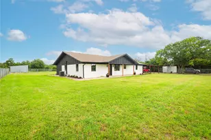 228 Brown Creek Rd, Weatherford, TX 76085 - Photo 4