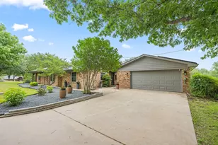 410 De La Cruz St, Weatherford, TX 76085 - Photo 2