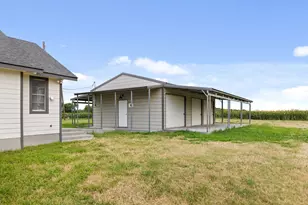 300 Grellhesl, West, TX 76691 - Photo 2
