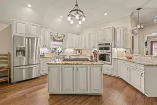 606 Hillside Cir, Little Elm, TX 75068 - Photo 8