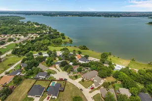 606 Hillside Cir, Little Elm, TX 75068 - Photo 32