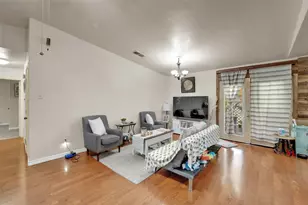 342 Meadowhill Dr, Garland, TX 75043 - Photo 4