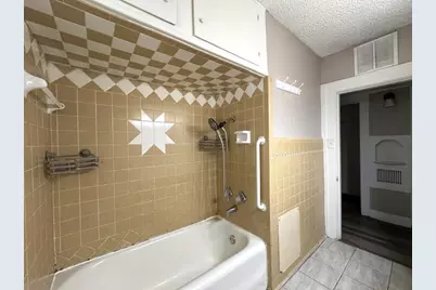 2403 Austin Avenue, Brownwood, TX 76801 - Photo 8