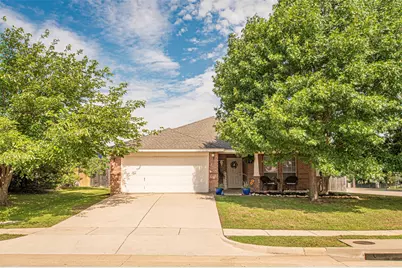 600 Fossil Wood Drive, Saginaw, TX 76179 - Photo 6