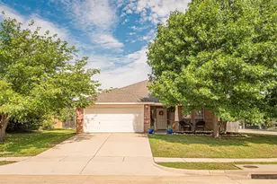 600 Fossil Wood Dr, Saginaw, TX 76179 - Photo 6
