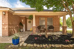600 Fossil Wood Dr, Saginaw, TX 76179 - Photo 8