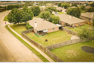 600 Fossil Wood Drive, Saginaw, TX 76179 - Photo 2