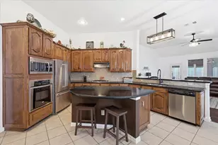 8106 Summerleaf Dr, Arlington, TX 76001 - Photo 10
