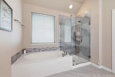 8106 Summerleaf Drive, Arlington, TX 76001 - Photo 18