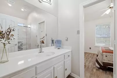 8106 Summerleaf Drive, Arlington, TX 76001 - Photo 22