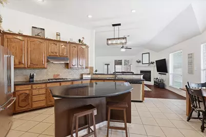 8106 Summerleaf Drive, Arlington, TX 76001 - Photo 8