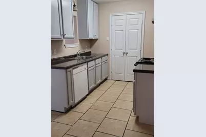 217 E Craven Avenue #C & D, Lacy Lakeview, TX 76705 - Photo 6