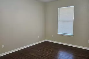 217 E Craven Ave, Lacy Lakeview, TX 76705 - Photo 14