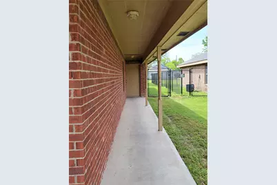 217 E Craven Avenue #C & D, Lacy Lakeview, TX 76705 - Photo 2