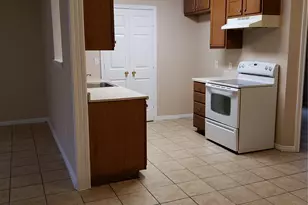 219-221 E Craven Ave, Lacy Lakeview, TX 76705 - Photo 4