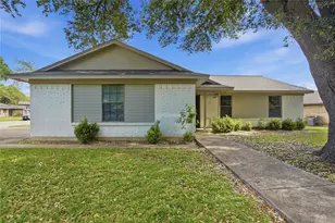 1701 Tobie Layne St, Benbrook, TX 76126 - Photo 2