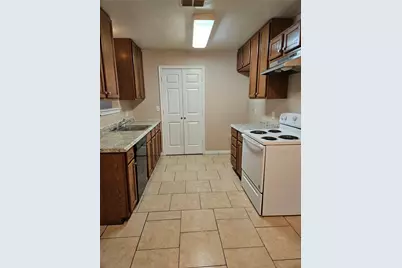 223-225 E Craven Avenue, Lacy Lakeview, TX 76705 - Photo 18
