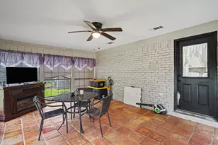 1908 Thousand Oaks Dr, Burleson, TX 76028 - Photo 28