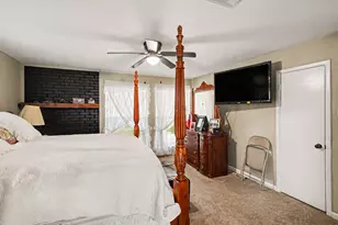 1908 Thousand Oaks Dr, Burleson, TX 76028 - Photo 14