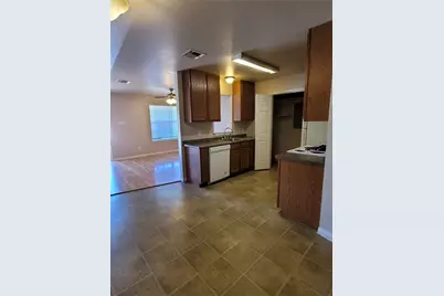 227-229 E Craven Avenue, Lacy Lakeview, TX 76705 - Photo 14