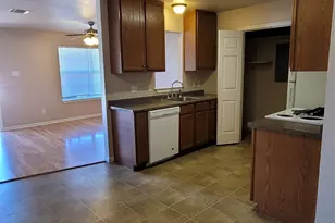 227-229 E Craven Ave, Lacy Lakeview, TX 76705 - Photo 14