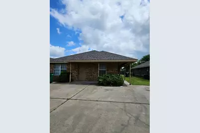 227-229 E Craven Avenue, Lacy Lakeview, TX 76705 - Photo 1