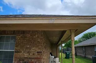 227-229 E Craven Ave, Lacy Lakeview, TX 76705 - Photo 2