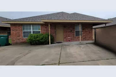 231-233 E Craven Avenue, Lacy Lakeview, TX 76705 - Photo 1