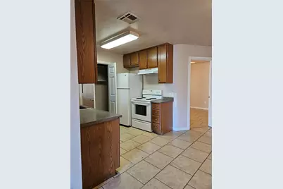 231-233 E Craven Avenue, Lacy Lakeview, TX 76705 - Photo 10