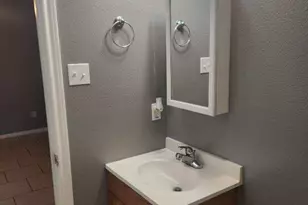 235-237 E Craven Ave, Lacy Lakeview, TX 76705 - Photo 18