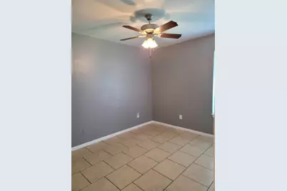 235-237 E Craven Avenue, Lacy Lakeview, TX 76705 - Photo 10
