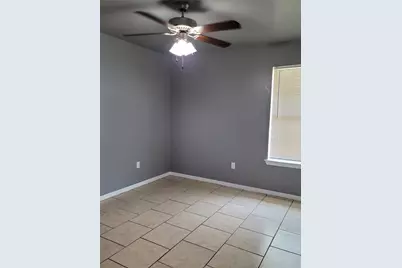 239-241 E Craven Avenue, Lacy Lakeview, TX 76705 - Photo 6